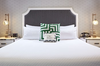 Standard Room, 1 King Bed