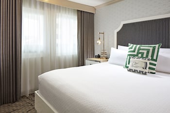 Standard Room, 1 King Bed