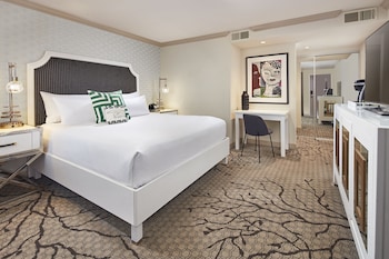 Standard Room, 1 King Bed