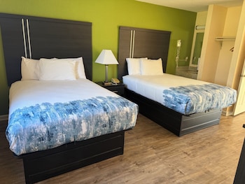 Standard Room, 2 Double Beds, Non Smoking