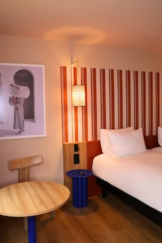 Classic Room with patio view - Twin beds
