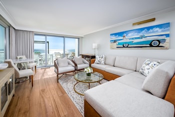 Oceanfront Vista Suite