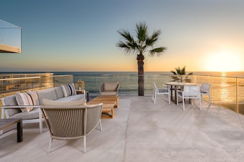 Oceanview Accessible Queen
