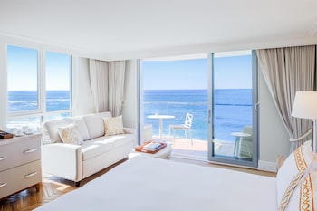 Premium Oceanfront King Corner Studio