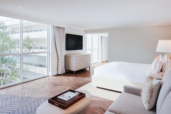 Resort View Accessible King Studio