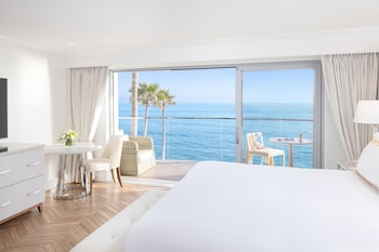 Oceanview Accessible Queen