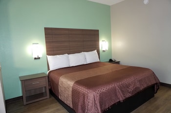 Suite, 1 King Bed, Smoking