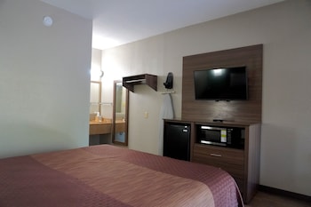Suite, 1 King Bed, Smoking
