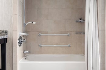 Executive Suite, 1 Bedroom, Tower (Mobility Accessible, Tub)