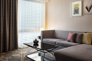 Junior Suite, 1 King Bed, City View