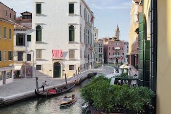 Superior Triple Room, Canal View