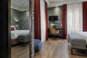 Superior Double Room, Canal View