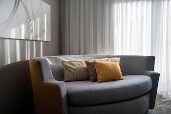 Deluxe Room, 1 King Bed with Sofa bed