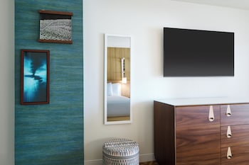 Partial Ocean View King