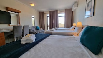 Bayside Family Room