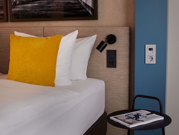 Standard Room, 1 Queen Bed