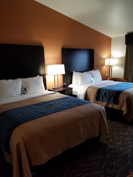 Standard Room, 2 Queen Beds, Non Smoking