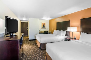 Single Room, 2 Queen Beds, Accessible, Non Smoking