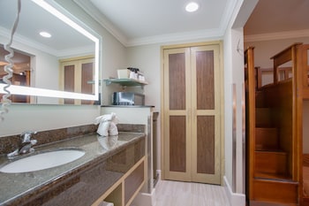 Deluxe Room, 2 Queen Beds (Kids Room with 2 queen beds and Bunk)