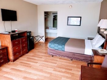 Basic Single Room, 1 Queen Bed, Non Smoking