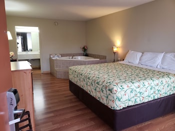 Romantic Single Room, 1 King Bed, Hot Tub, Ground Floor