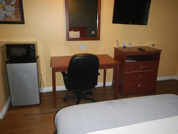 Standard Room, 1 Queen Bed, Non Smoking