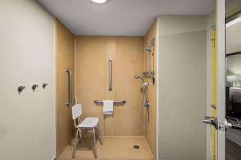 Room, 1 Queen Bed, Accessible, Non Smoking