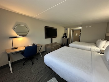 Standard Room, 2 Queen Beds, Non Smoking (Larger Room)