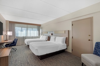 Standard Room, 2 Queen Beds, Non Smoking (Larger Room)