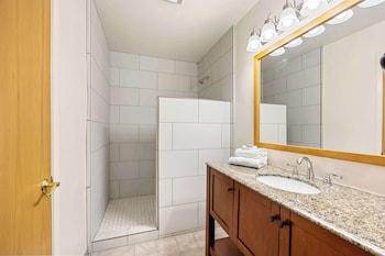Suite, 1 King Bed, Non Smoking, Balcony (Walk-in Shower;with Sofabed)