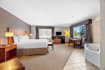 Standard Room, 1 King Bed, Non Smoking, Jetted Tub