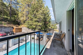 Suite, 1 King Bed, Non Smoking, Balcony (Walk-in Shower;with Sofabed)