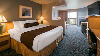 1 King Bed, Full Ocean View (Non-Pet Room)