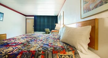 Standard Room, 1 King Bed, Smoking