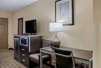 Standard Room, 2 Queen Beds, Non Smoking, Refrigerator & Microwave