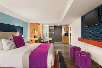 Premium Room, 1 King Bed