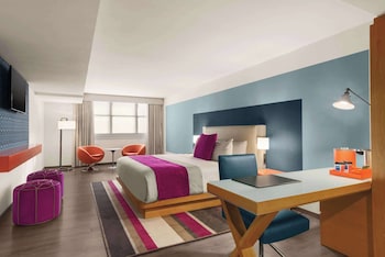 Premium Room, 1 King Bed, Accessible