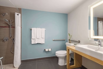 Premium Double Room, 2 Double Beds, Accessible