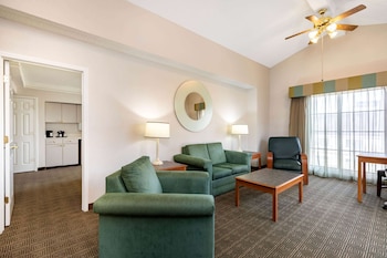Suite, 1 King Bed, Non Smoking
