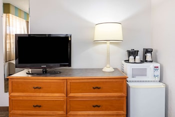 Room, 1 King Bed, Accessible (Mobility Accessible)