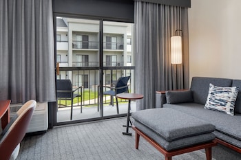 Room, 1 King Bed with Sofa bed (Mobility/Hearing Accessible, Tub)