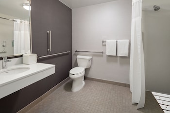Room, 2 Queen Beds (Mobility/Hearing Access, Roll-in Shwr)