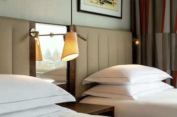 Deluxe Twin Room, Canal View