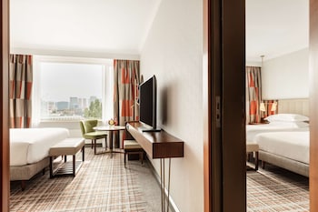 Deluxe Room, 1 King Bed, Connecting Rooms (Family)