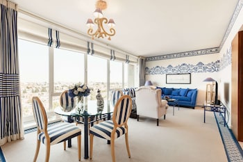 Neptune One Bedroom Suite