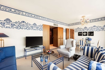 Neptune One Bedroom Suite