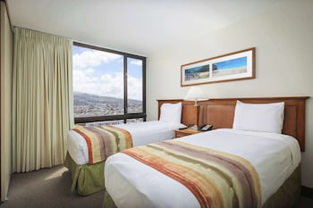 Room, Multiple Beds, Partial Ocean View