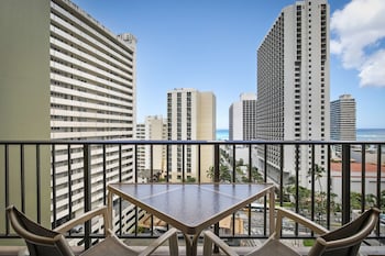 Room, 1 Queen Bed, Partial Ocean View
