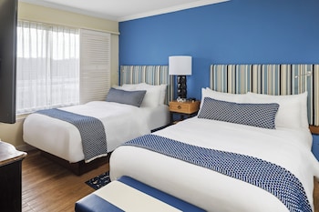 Suite, 2 Bedrooms (1 King/2 Full Beds - Partial Bay View)
