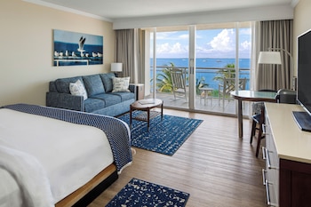 Room (King - Bay Front)